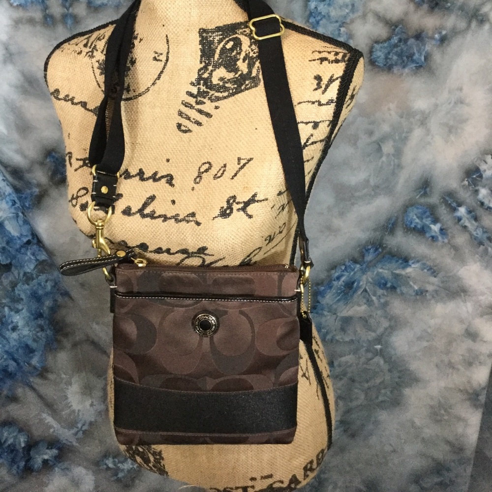 *EUC* Coach signature stripe jacquard crossbody